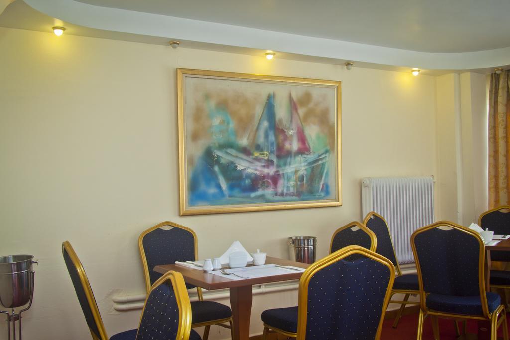 Triton Hotel Piraeus Exterior photo